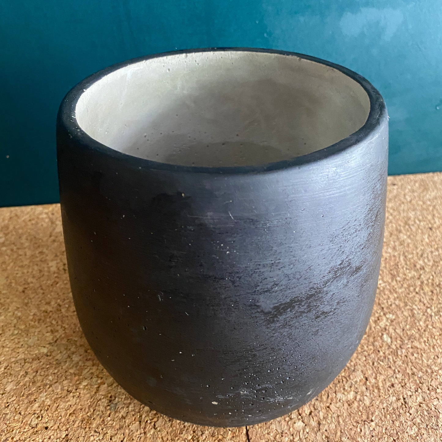 Black matt concrete pot
