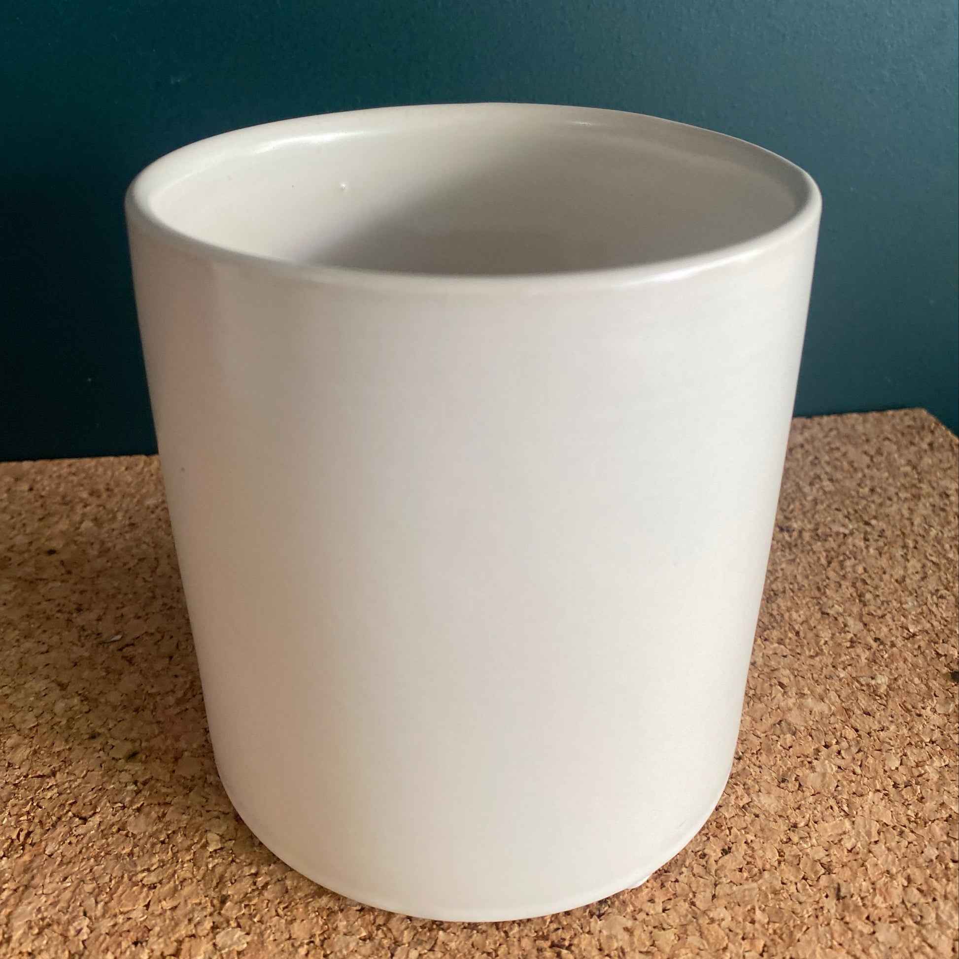 White matt round vase in cylinder sized 10 x 10cm